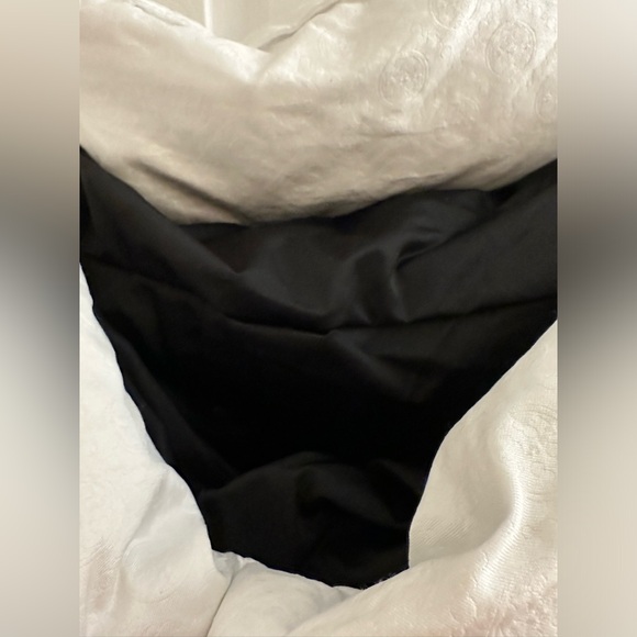 TORY BURCH CROPPED WHITE LOGO DOWN JACKET EUC - Picture 9 of 12